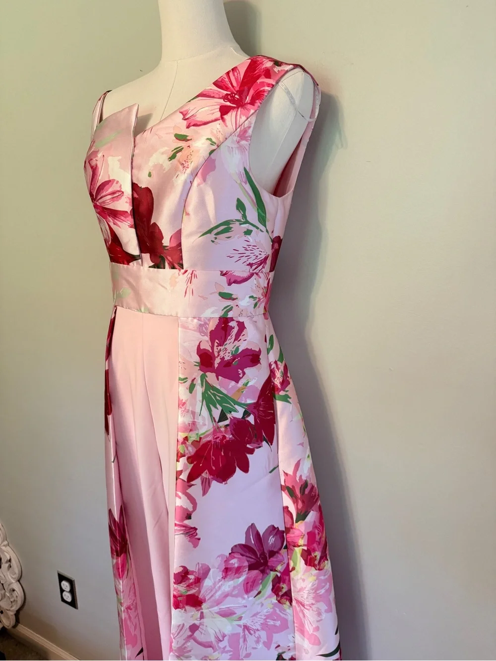 Kay Unger Fleur Azalea-Printed Walk-Thru Jumpsuit - Picture 8 of 8